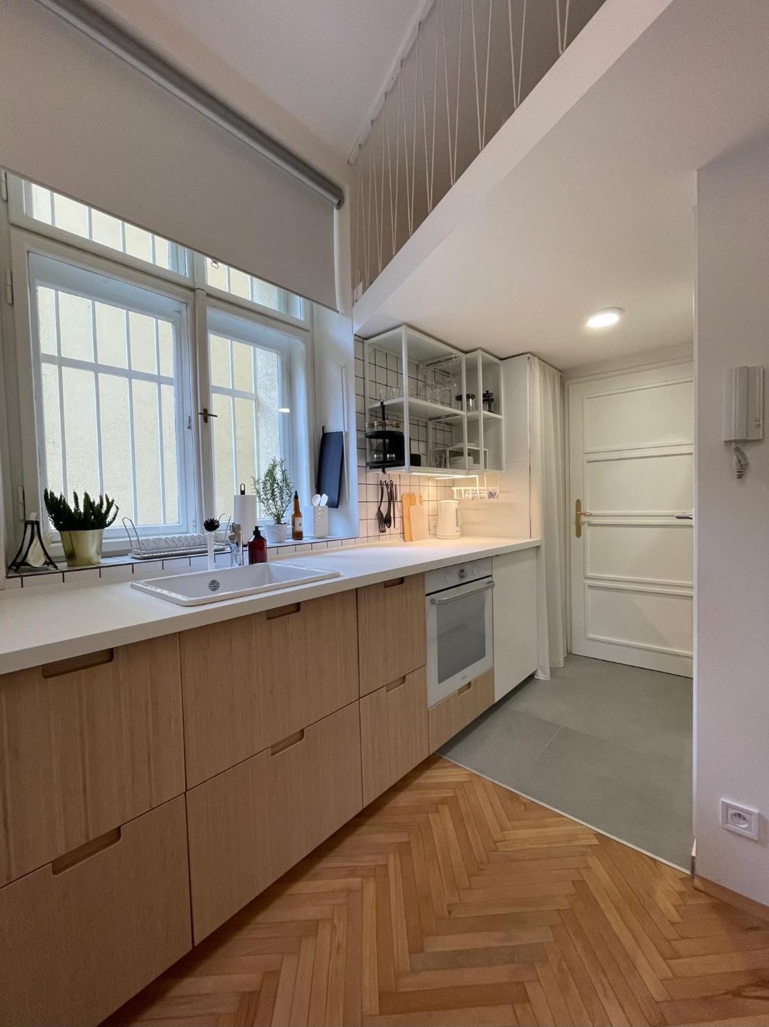 Urban Retreat I Modern Boho Apartments In Lovely Letna District - 10 Minutes From Old Town Prague Exterior photo